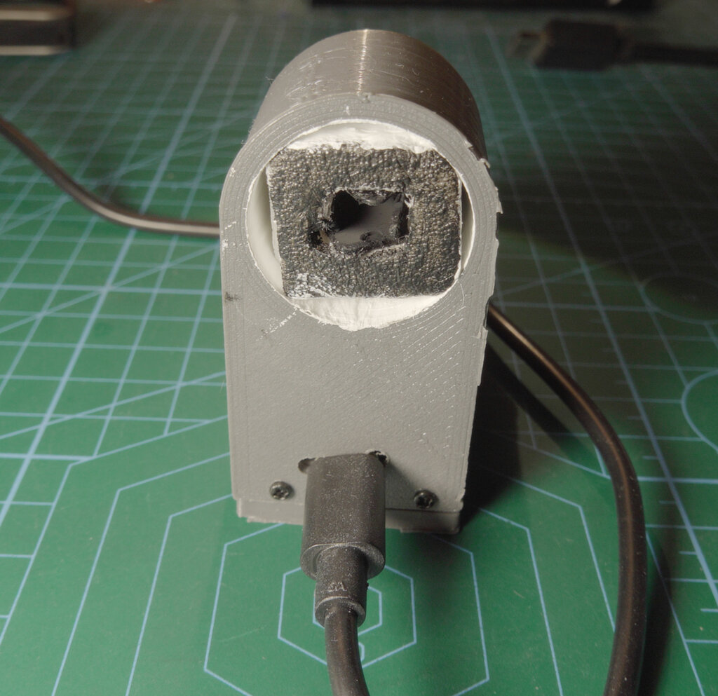 Front view showing the measurement head opening