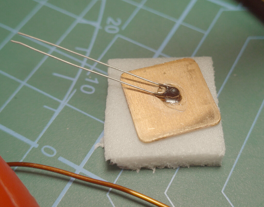 The flat reference copper plate