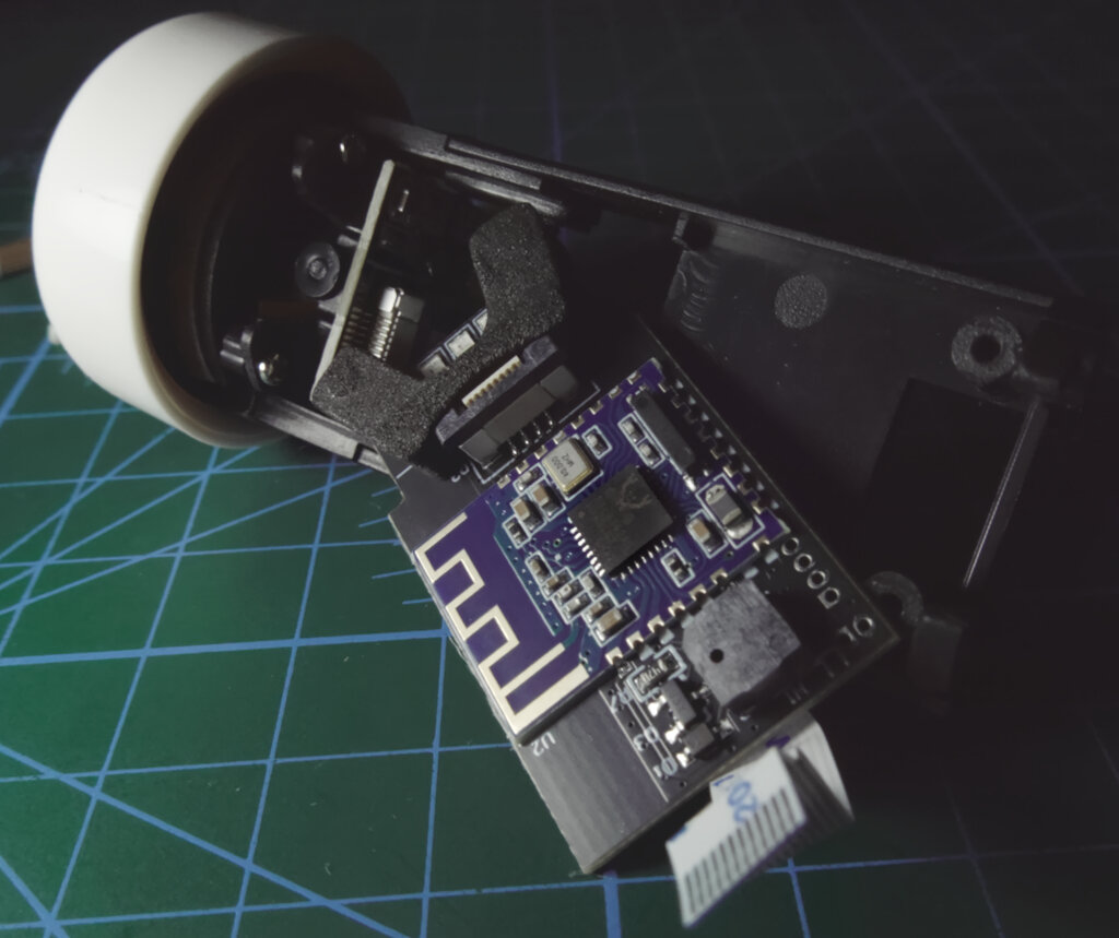 Inside the CR10 colorimeter - The only thing seems to be missing is the LCD screen