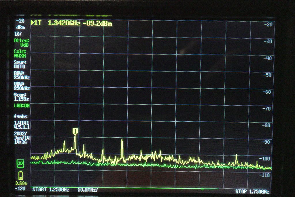TinySA measurement — Pavo20 Pro II on battery, VTX removed, 1.2–1.8 GHz span — FC/ESC noise clearly elevated above baseline