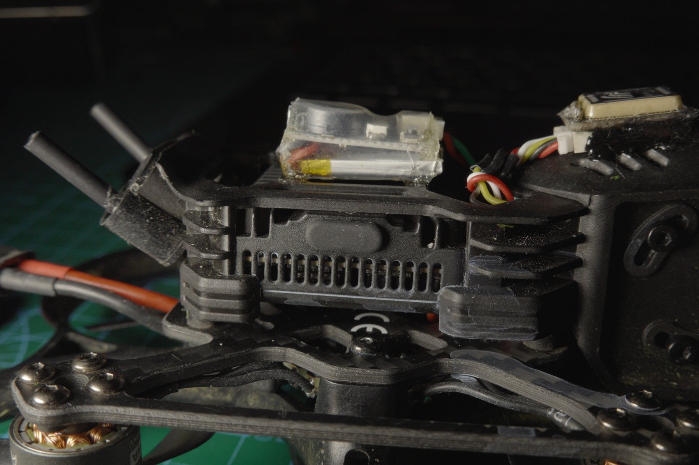 Antenna mounting from the side